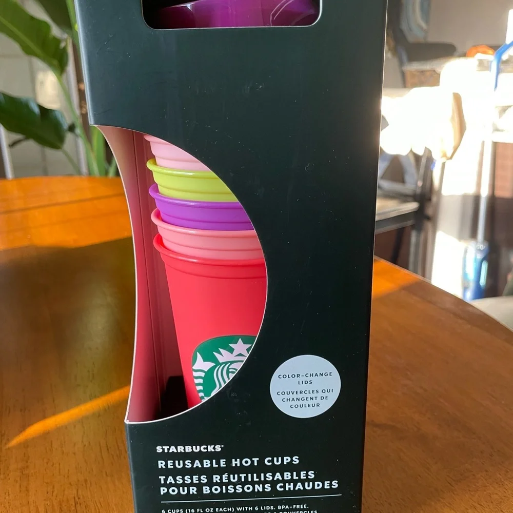 ✨🧜♀️Starbucks Plastic Reusable Cups with Color Changing Lids🧜♀️✨ - Picture 8 of 8